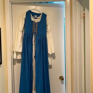 Beautiful women’s Renaissance dress!! Sky Blue, soft fabric, durable & easy wash